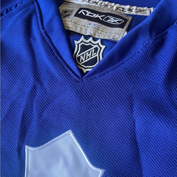TORONTO MAPLE LEAFS Reebok NHL Boys Kids Hockey Jersey Size L/XL - Picture 2 of 3